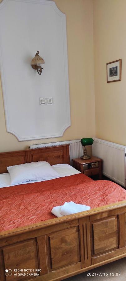 Hotel Palacyk Легница Екстериор снимка