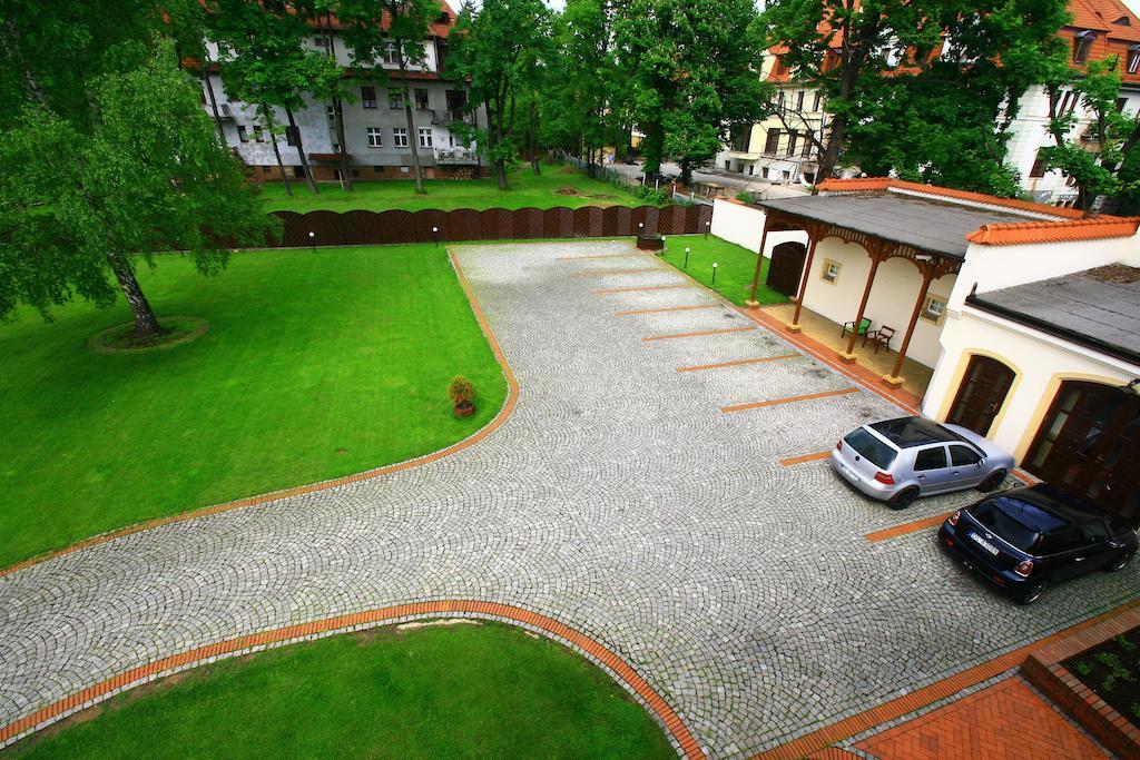 Hotel Palacyk Легница Екстериор снимка