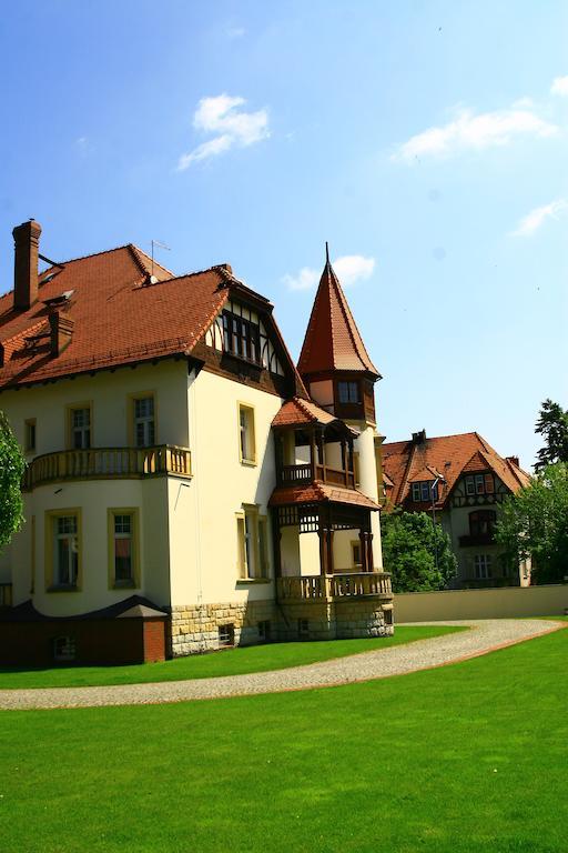 Hotel Palacyk Легница Екстериор снимка