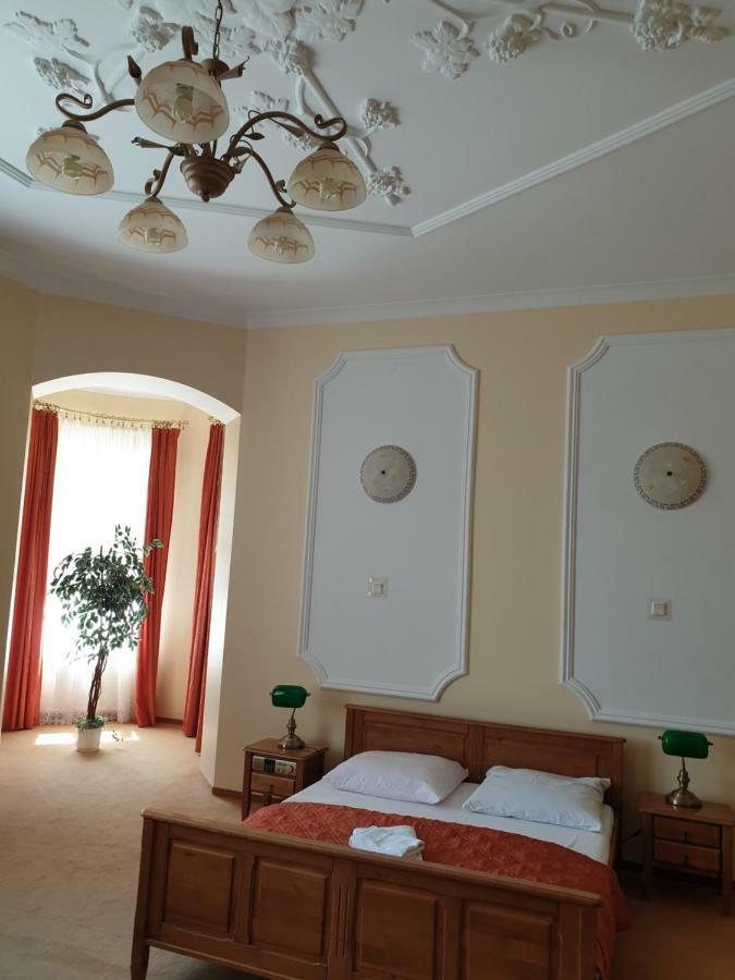 Hotel Palacyk Легница Екстериор снимка