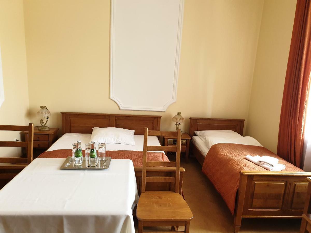 Hotel Palacyk Легница Екстериор снимка