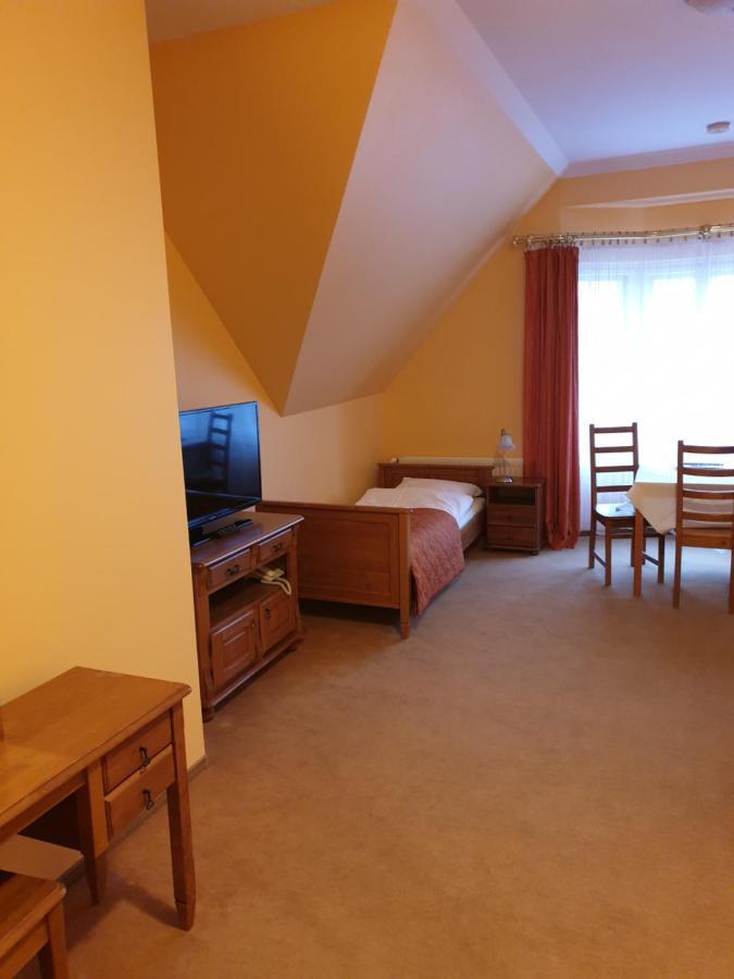 Hotel Palacyk Легница Екстериор снимка