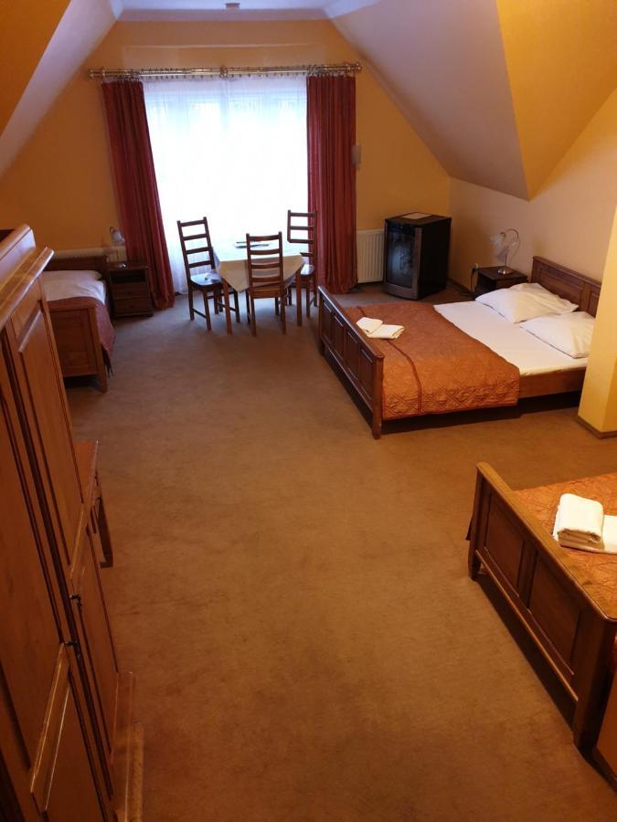 Hotel Palacyk Легница Екстериор снимка
