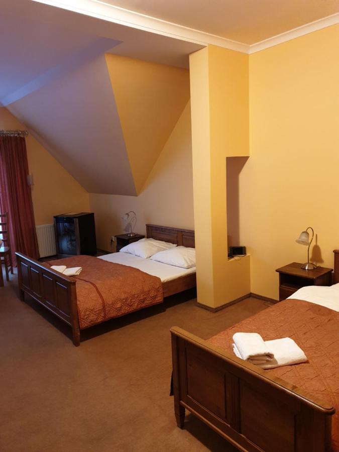 Hotel Palacyk Легница Екстериор снимка